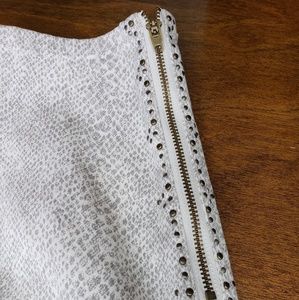 White House Black Market Pants - White house black market skinny crop pants White House Black Market Pants - White house black market skinny crop pants